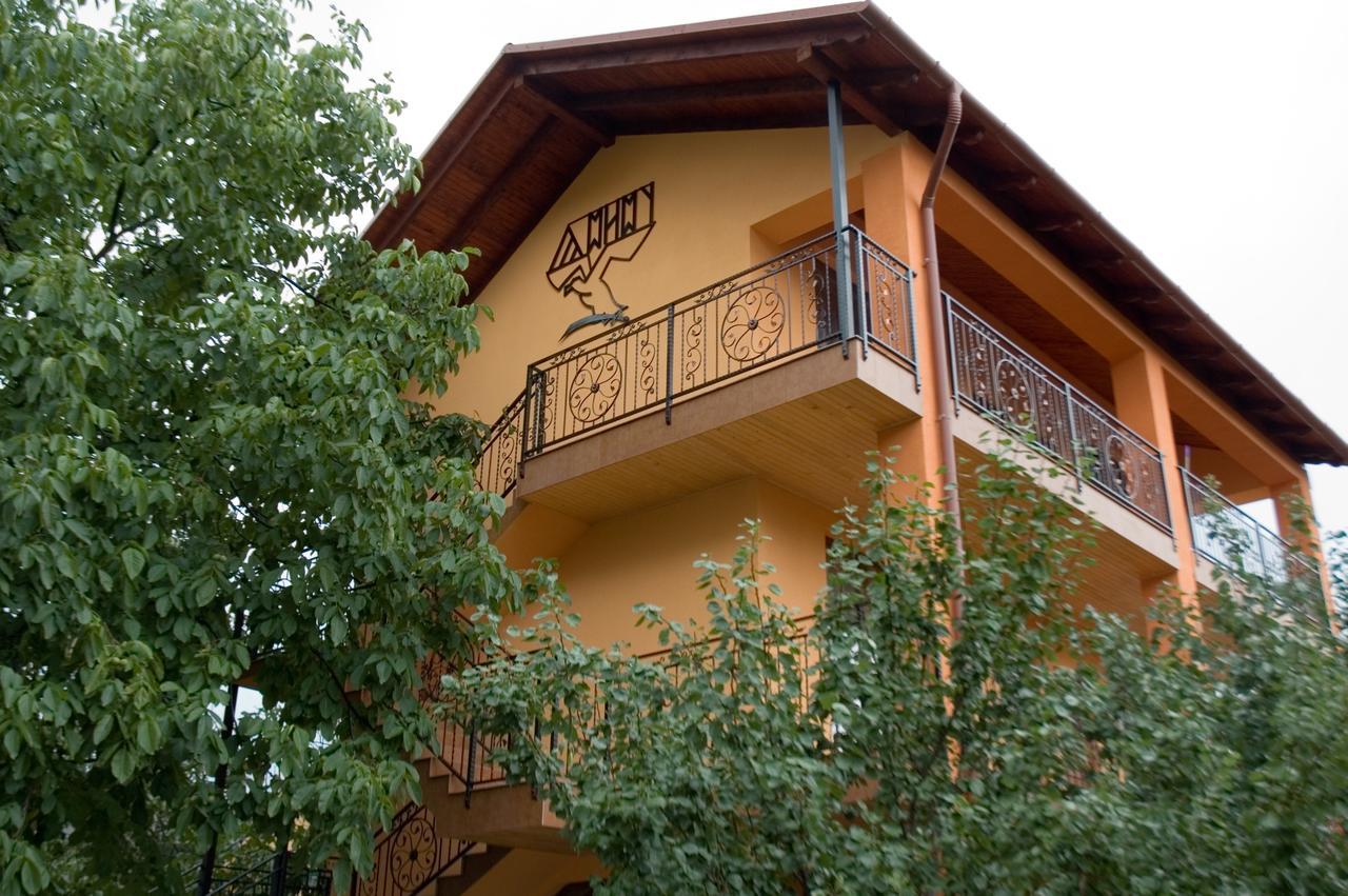 Turul Hotel แบรฮอฟ ภายนอก รูปภาพ
